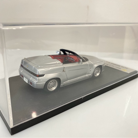 Make Up LSJ 1:43 Scale Alfa Romeo R.Z. Silver 1992 Japan Very Nice Condition. - Picture 3 of 14